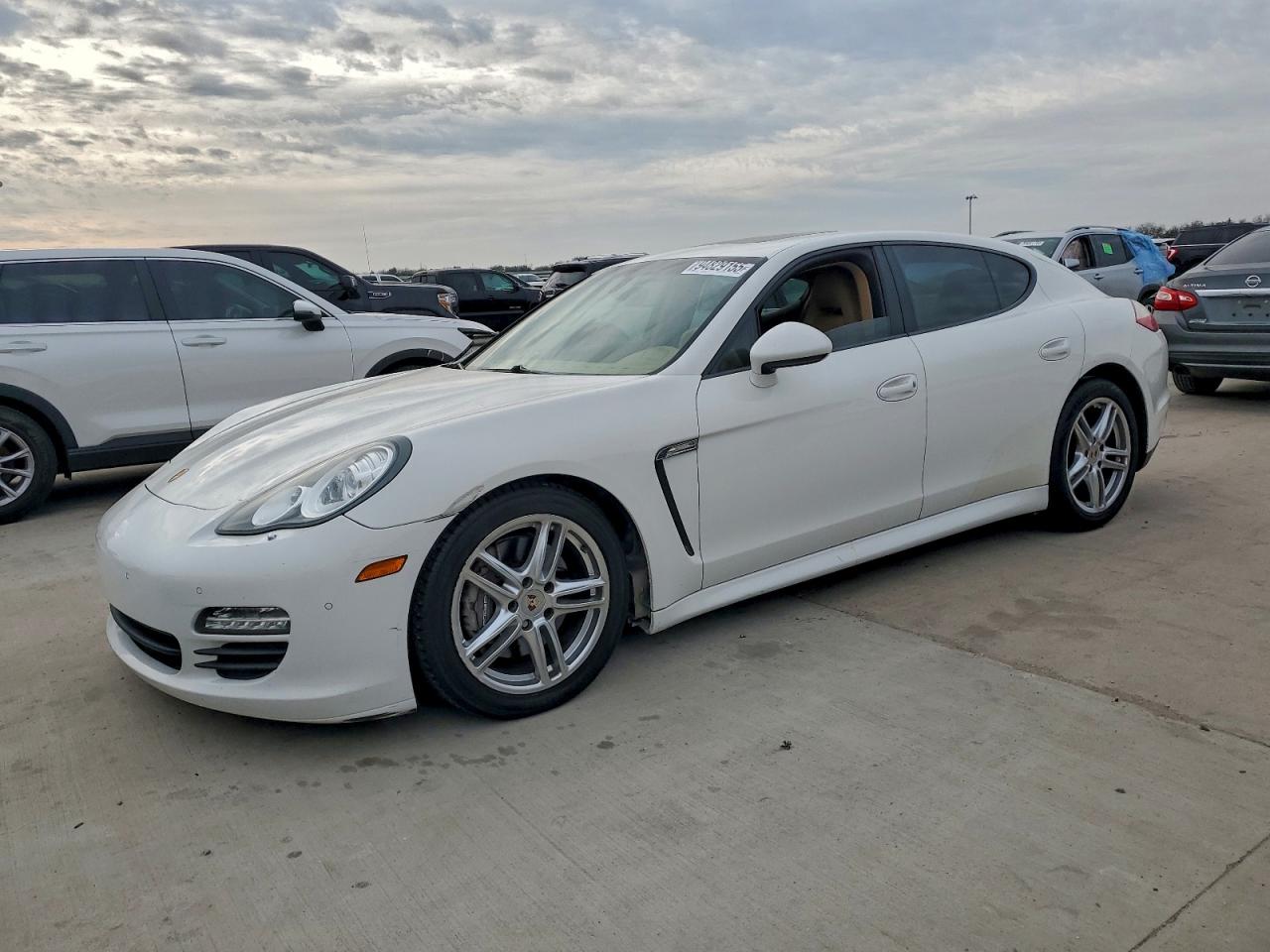 PORSCHE PANAMERA 2 2012
