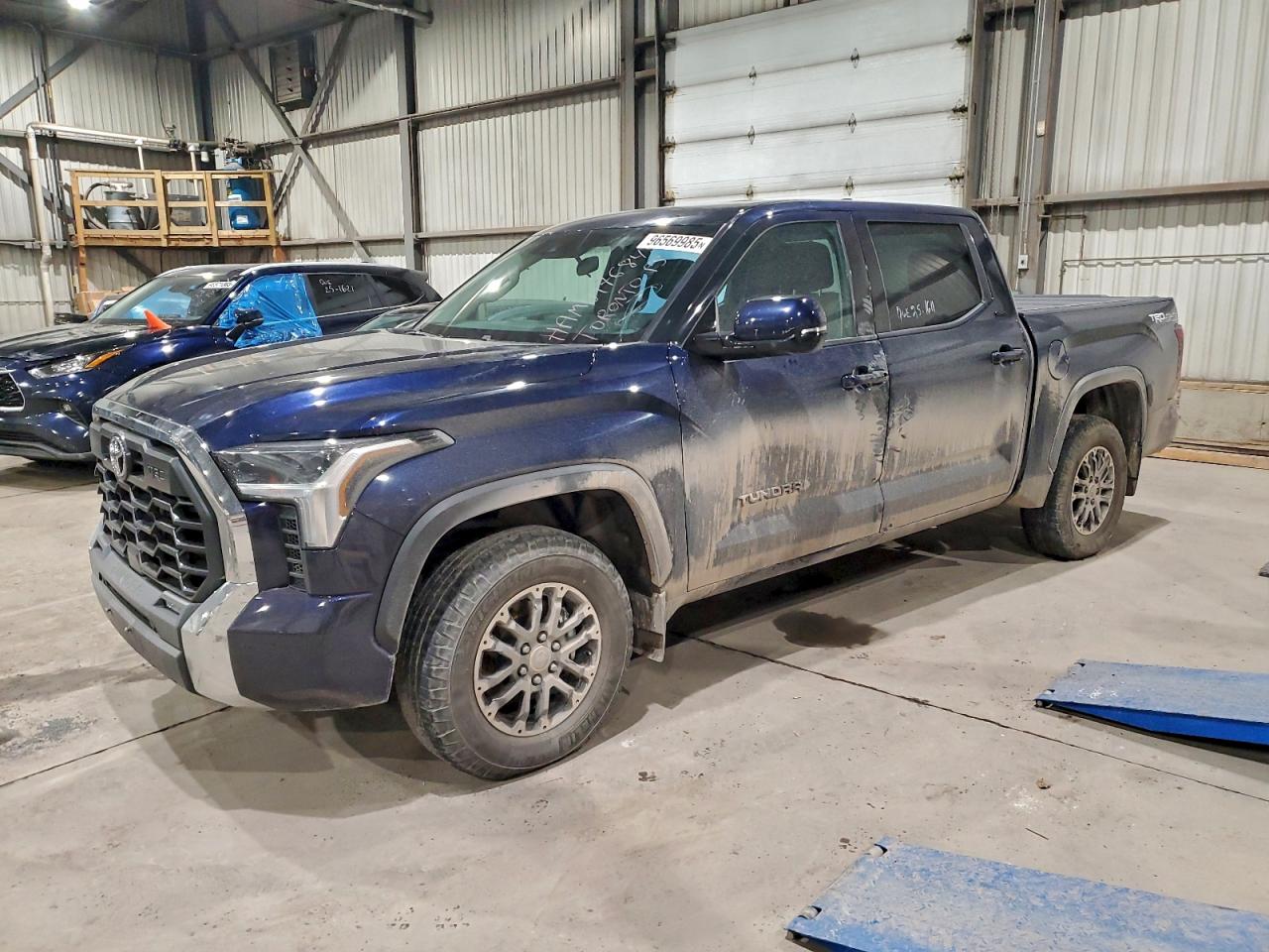 TOYOTA TUNDRA CRE 2022