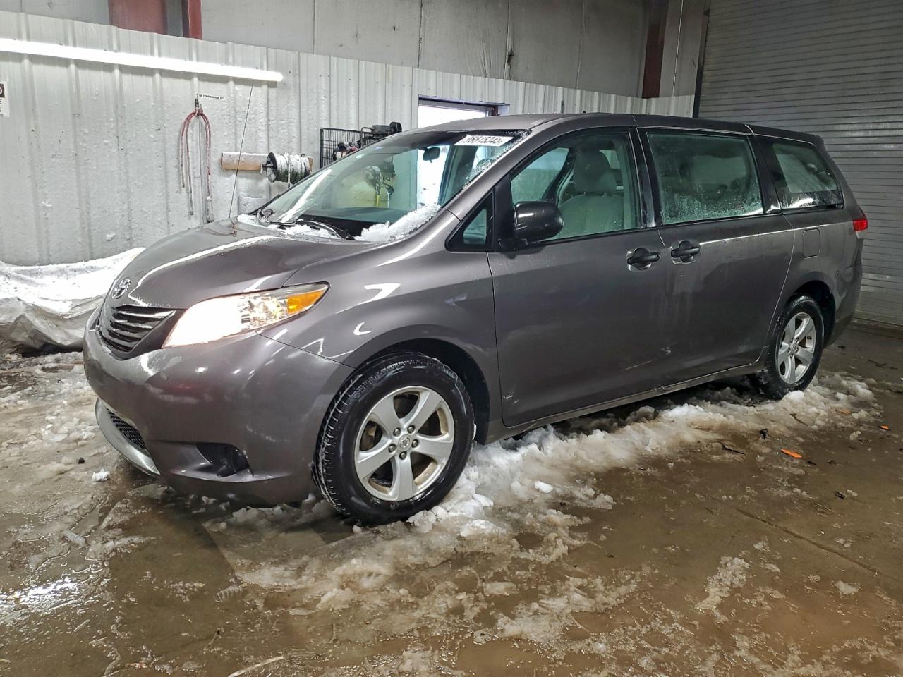 TOYOTA SIENNA BAS 2012