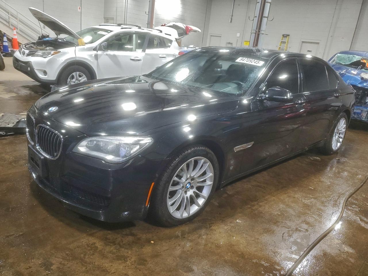 BMW 750 2014