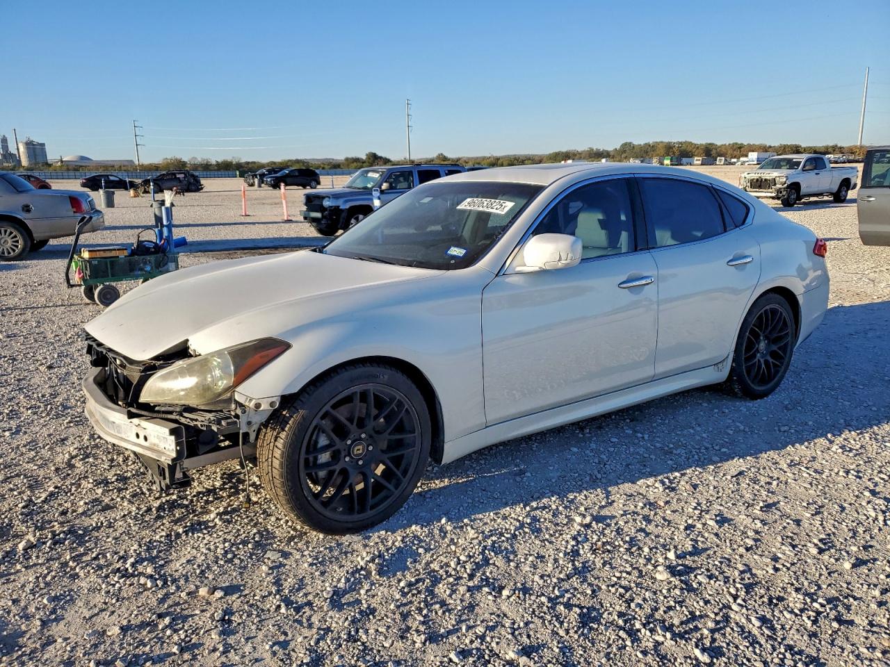 INFINITI M37 2011