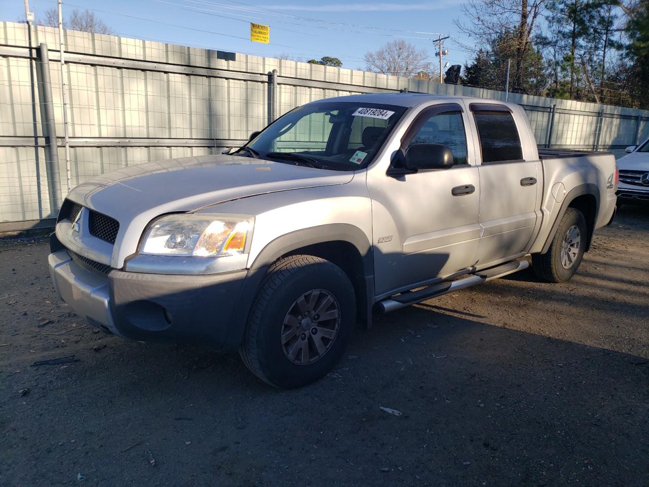 Mitsubishi Raider dur 2006