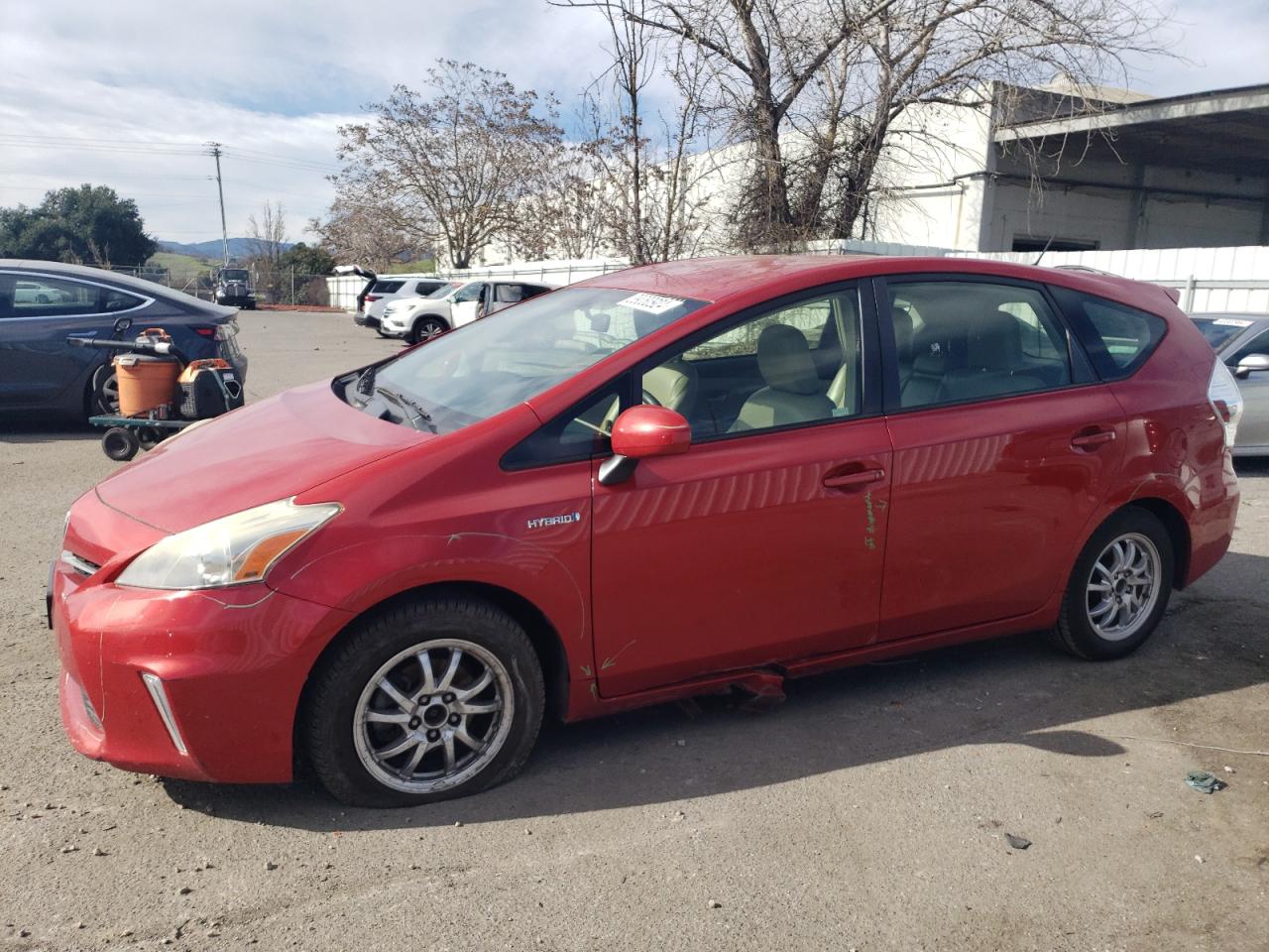 Toyota Prius v 2012