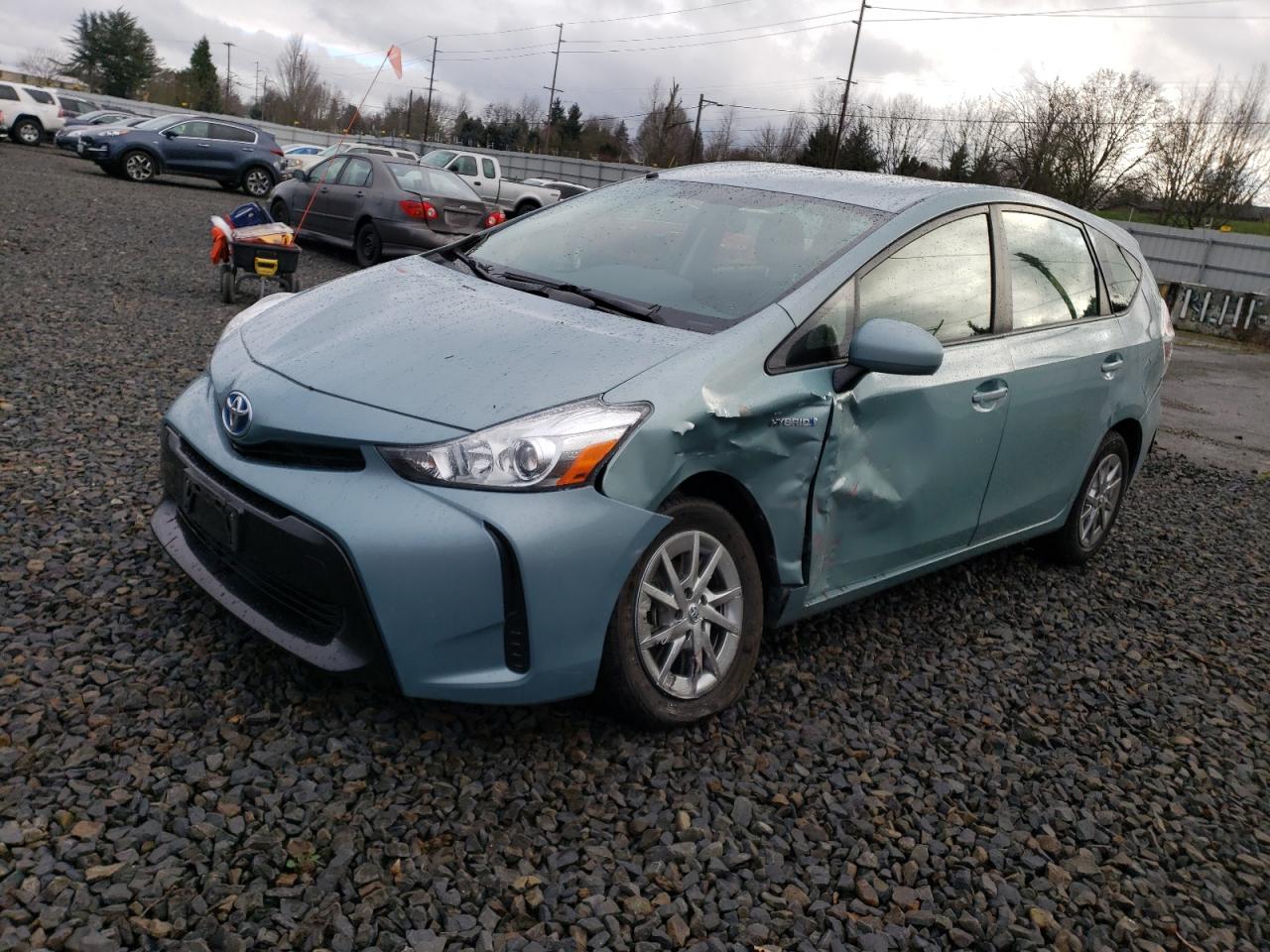 Toyota Prius v 2016