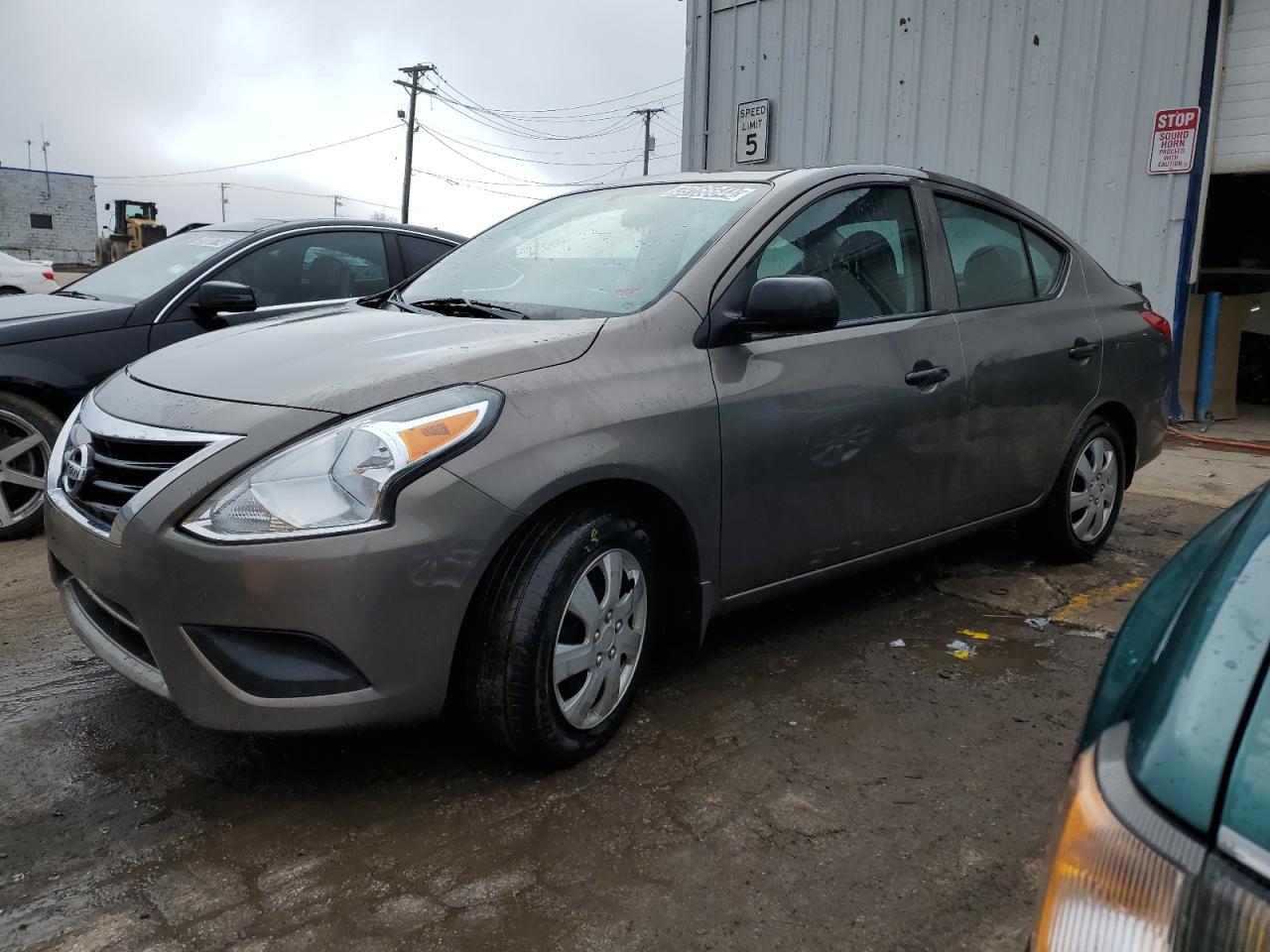 Nissan Versa 2015