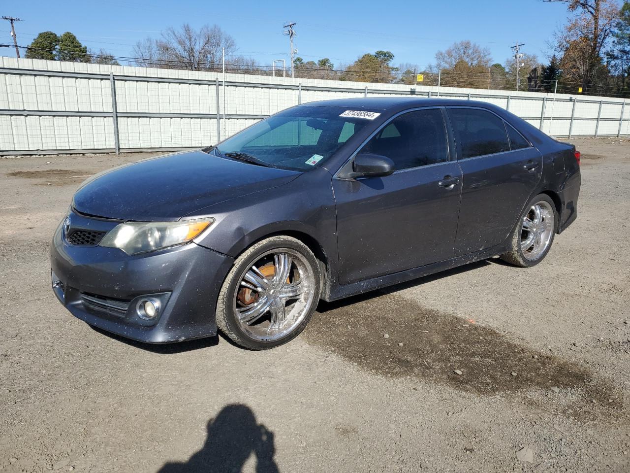 Toyota Camry 2014