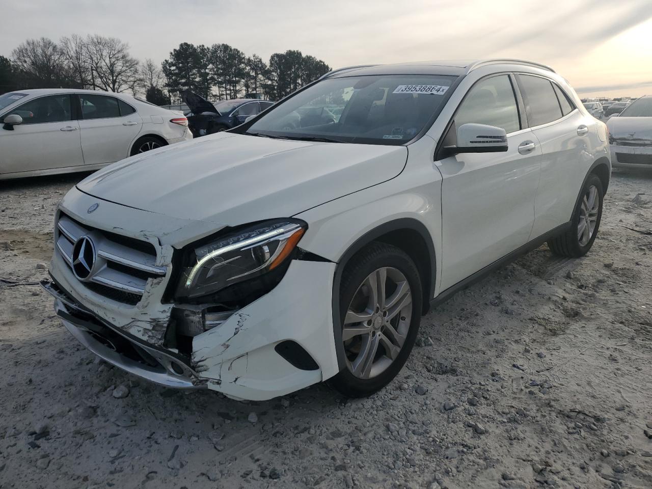 MERCEDES-BENZ GLA-CLASS 2015