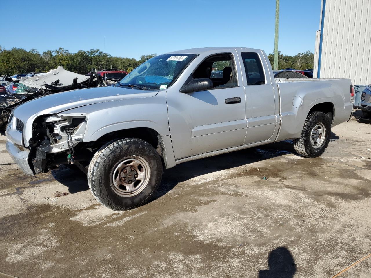 Mitsubishi Raider ls 2008