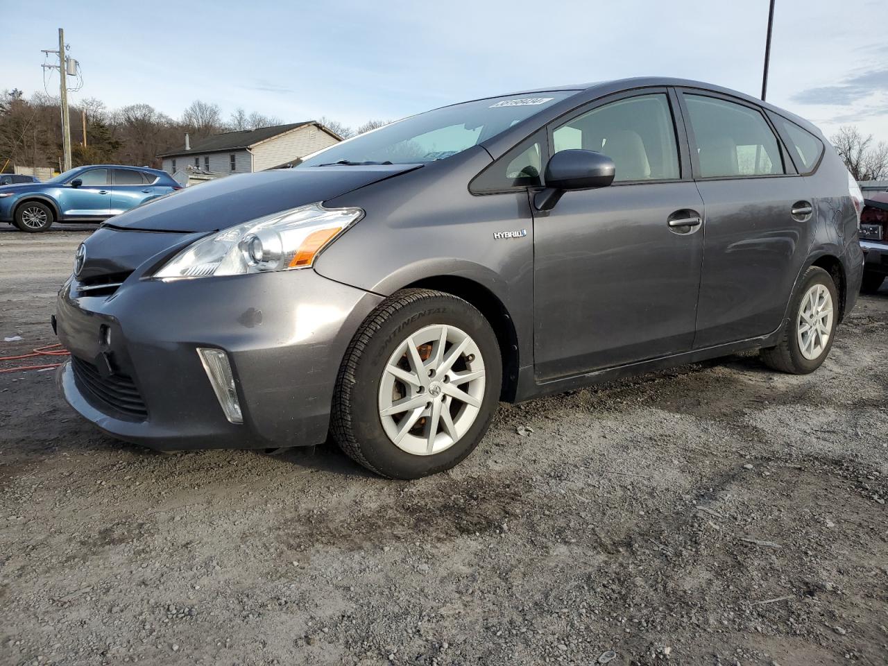 Toyota Prius v 2014