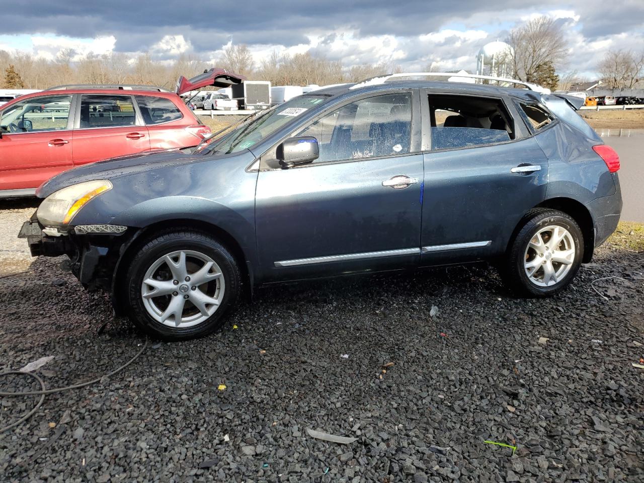 Nissan Rogue select 2014