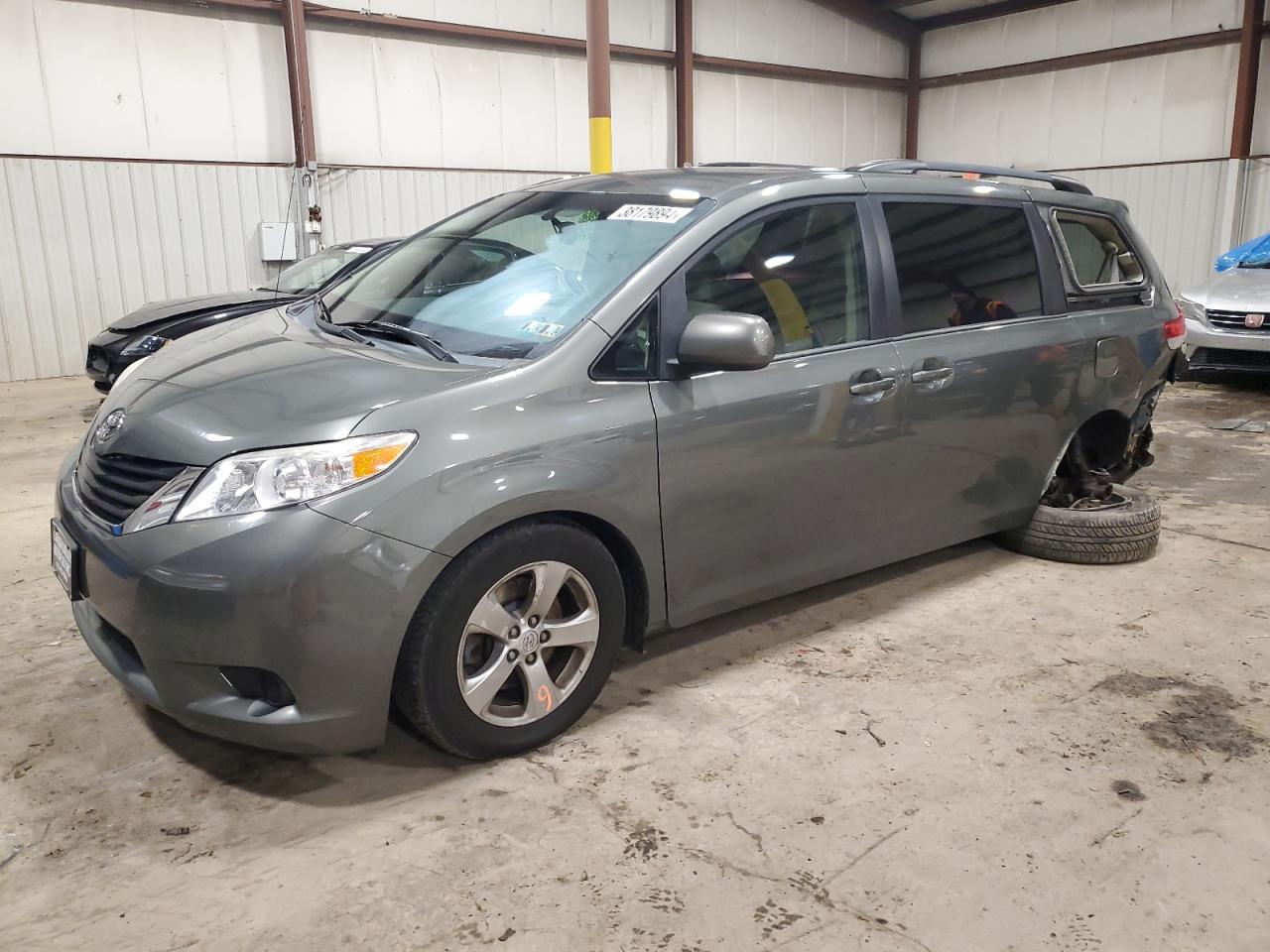 Toyota Sienna 2014