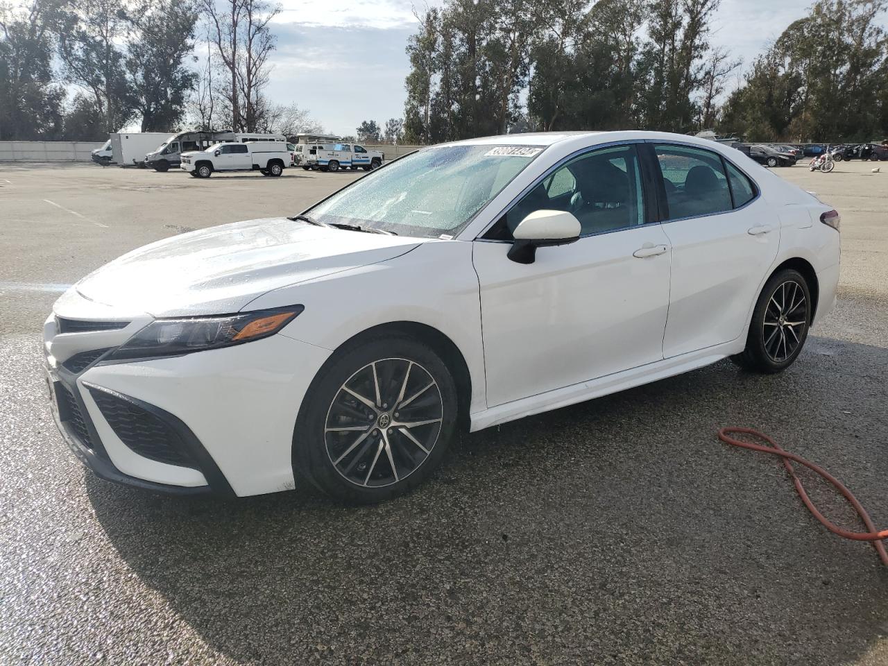Toyota Camry 2021