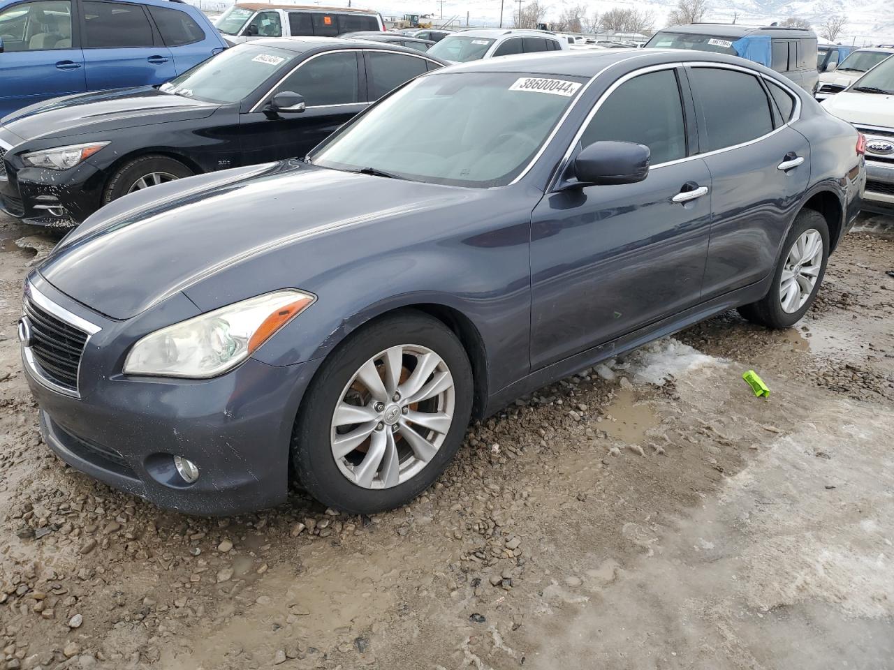 Infiniti M37 2011