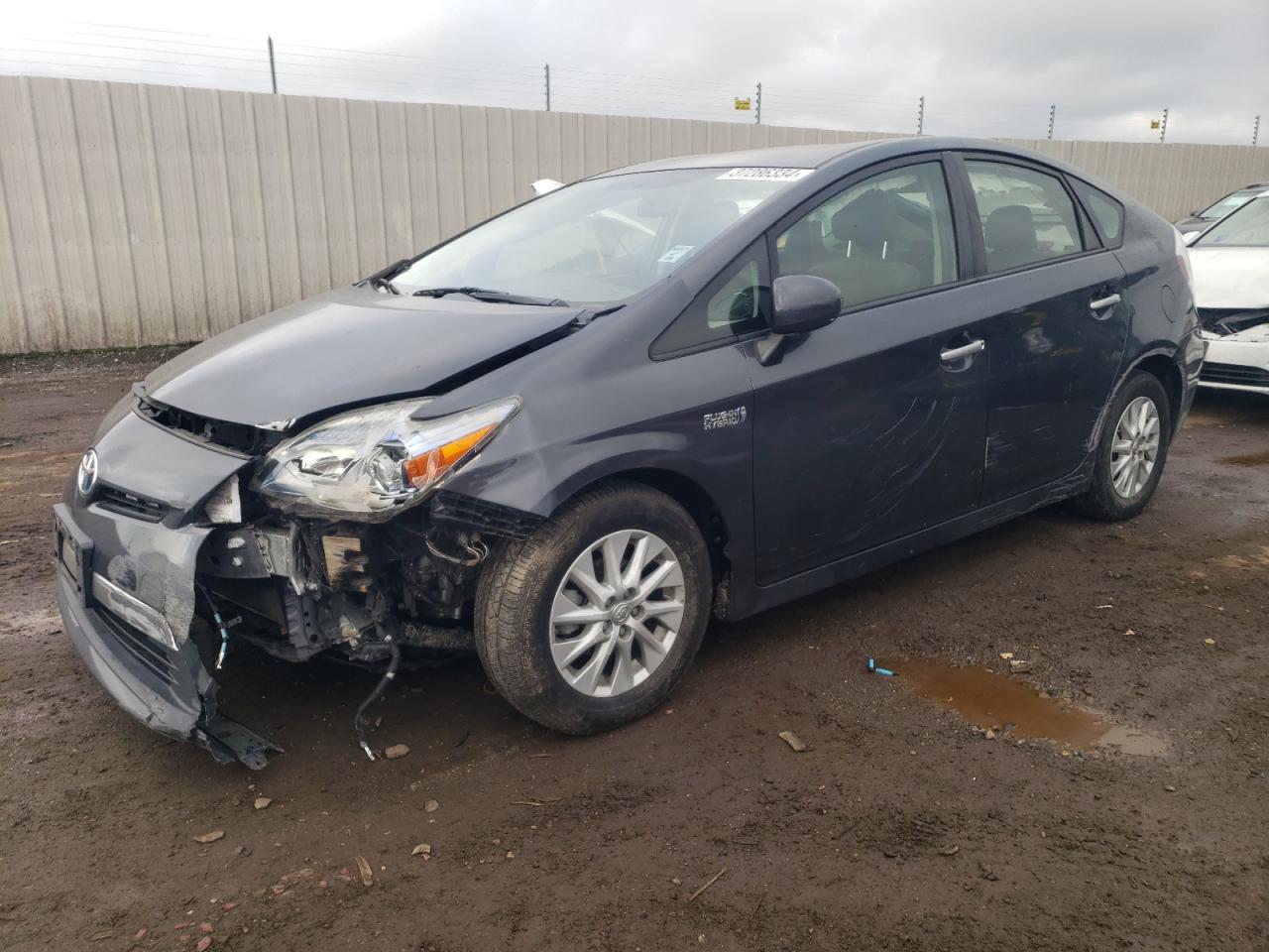 Toyota Prius plug-in 2014
