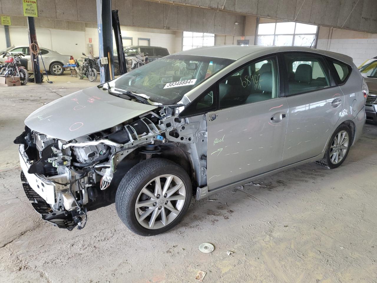 Toyota Prius v 2013
