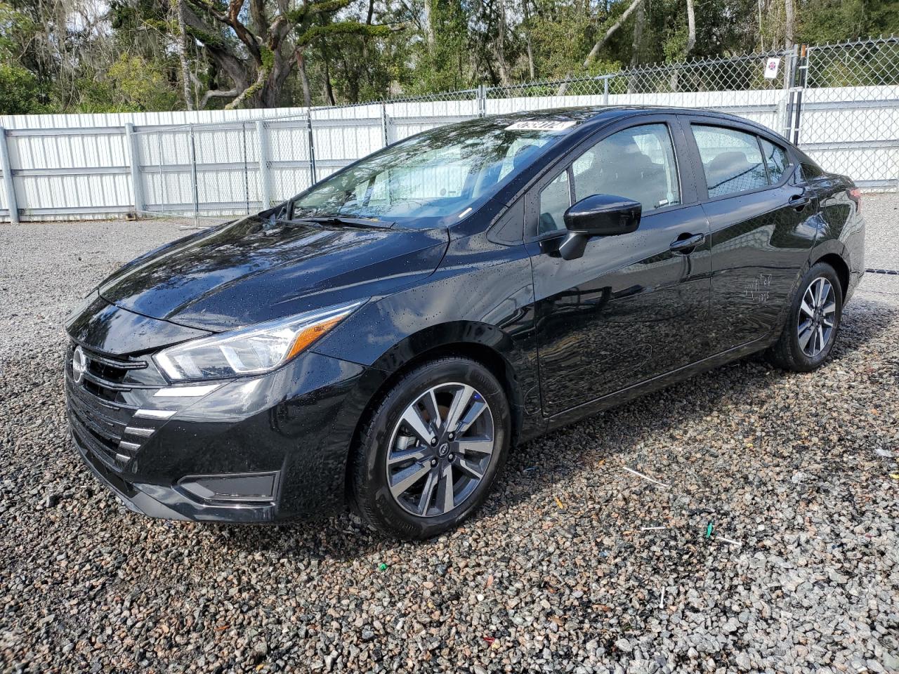 Nissan Versa 2023