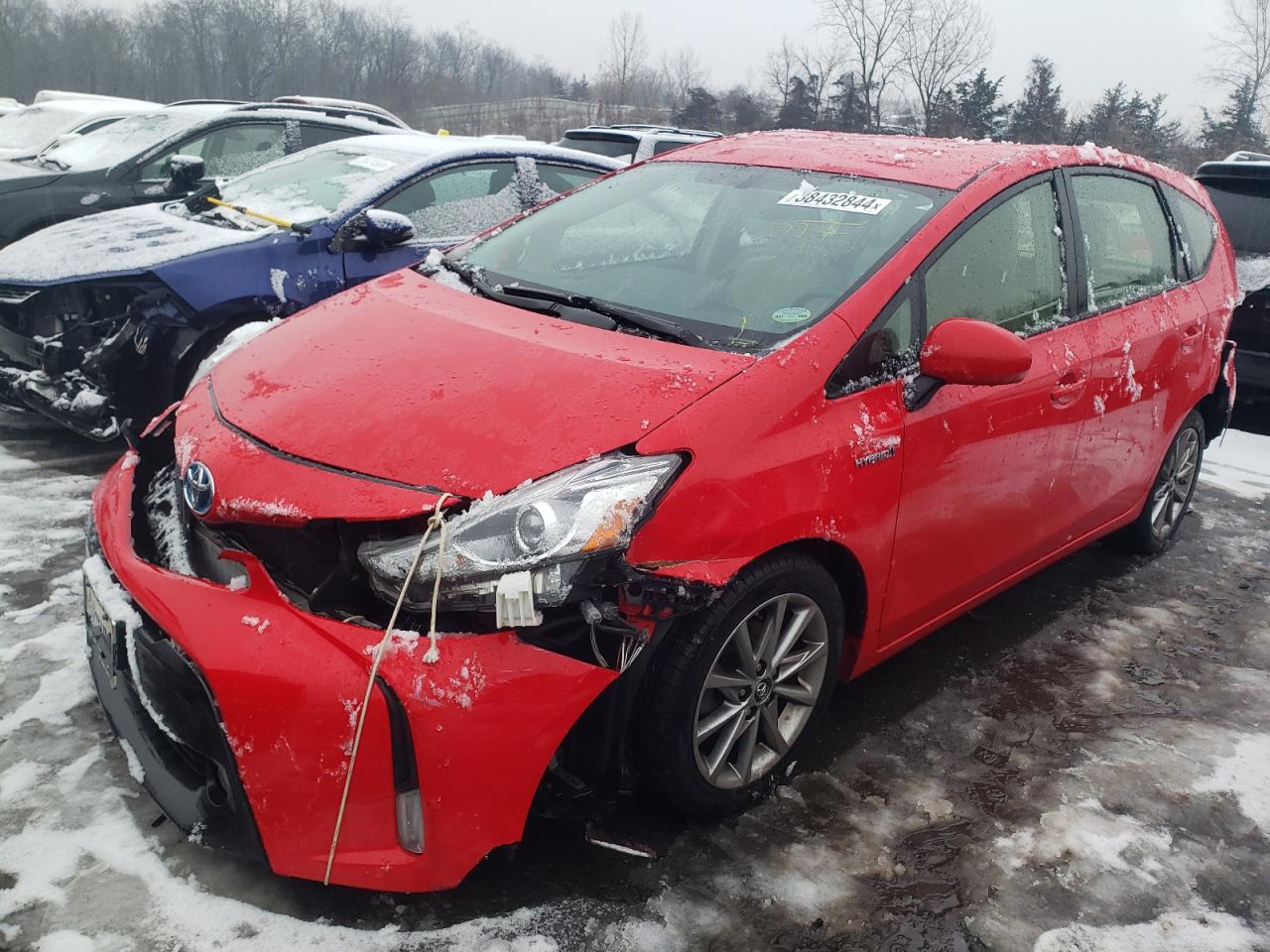 Toyota Prius v 2016