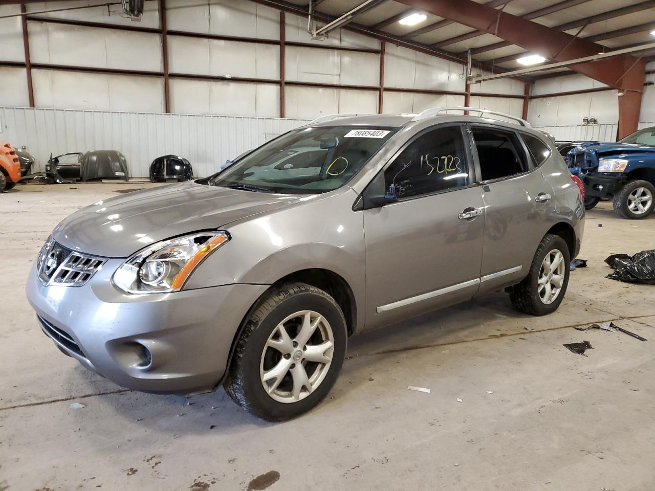 Nissan Rogue sport 2011