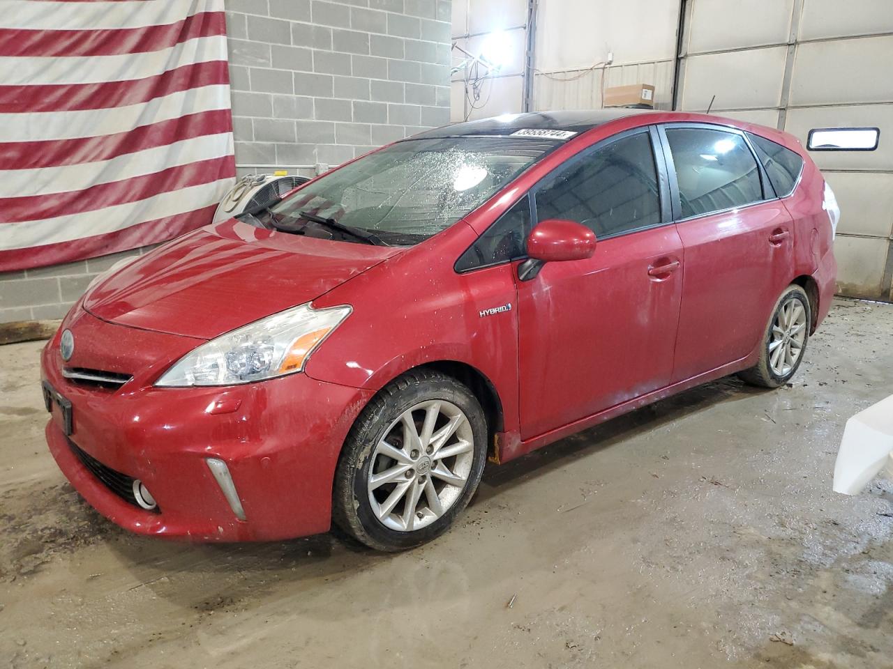 Toyota Prius v 2013