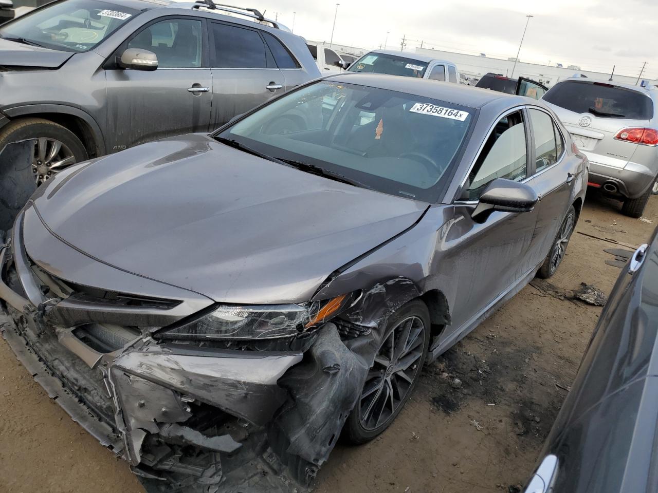 Toyota Camry 2021