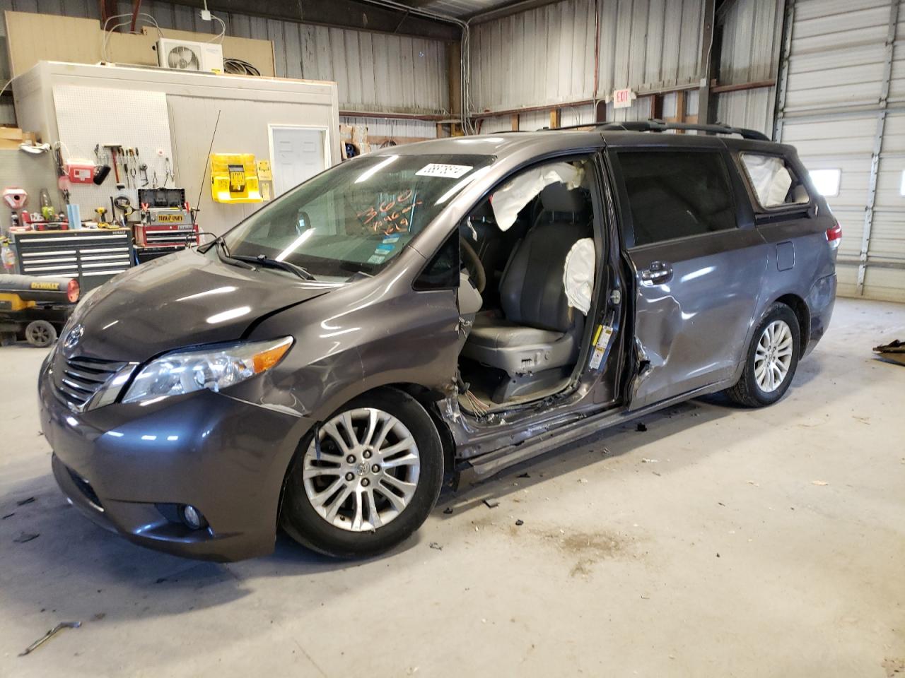 Toyota Sienna 2012