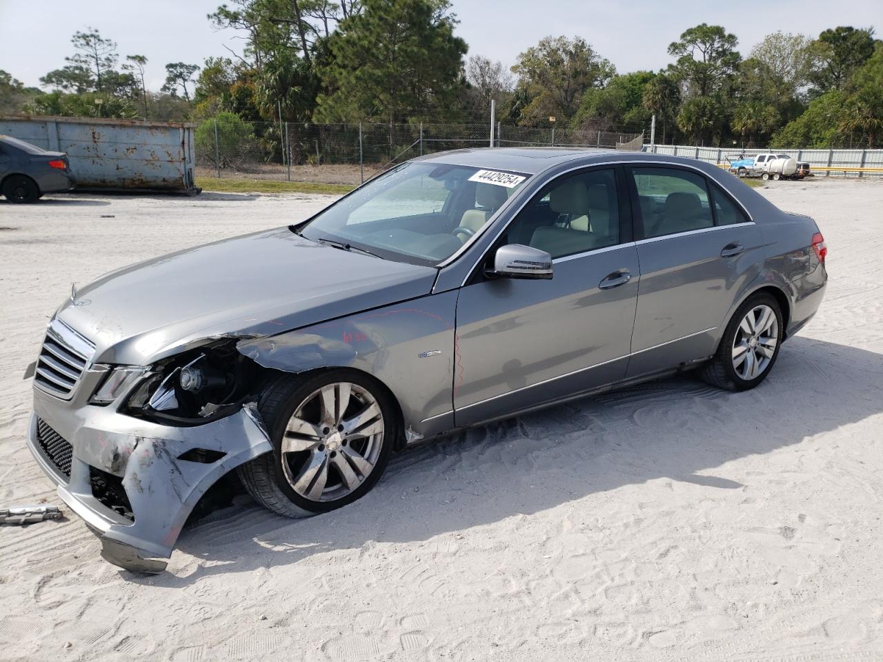 Mercedes-benz E-class 2012