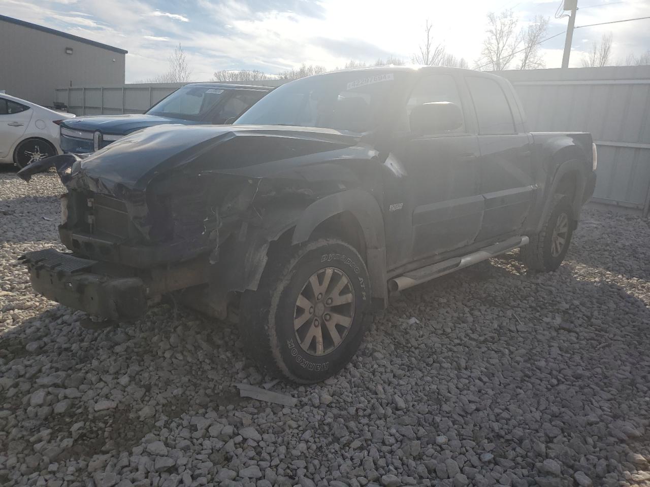 Mitsubishi Raider dur 2006