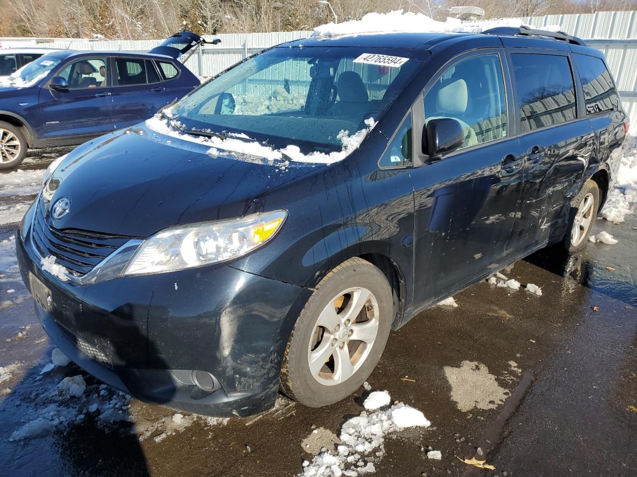 TOYOTA SIENNA LE 2015