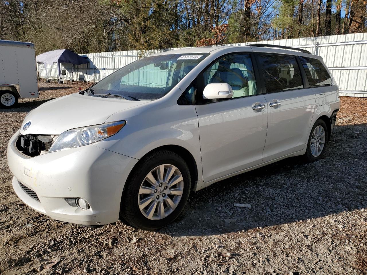 Toyota Sienna 2014