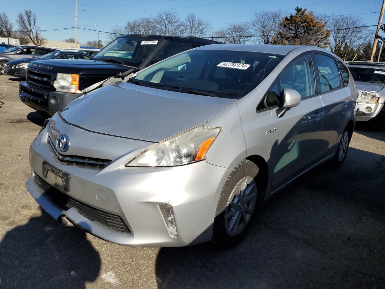 Toyota Prius v 2013