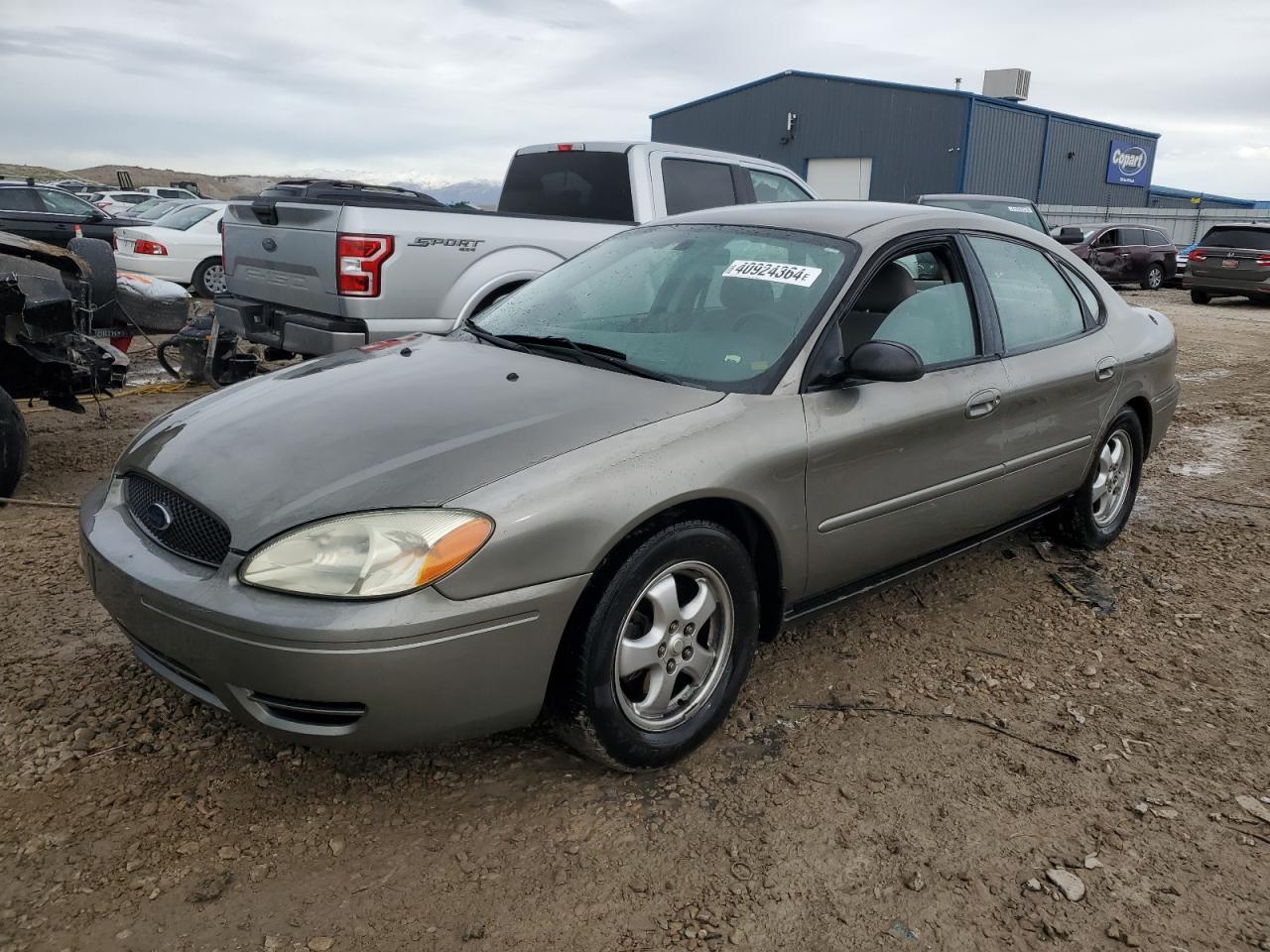Ford Taurus 2004