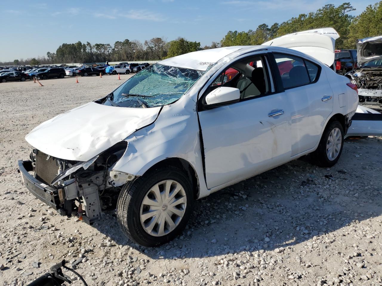 Nissan Versa 2016