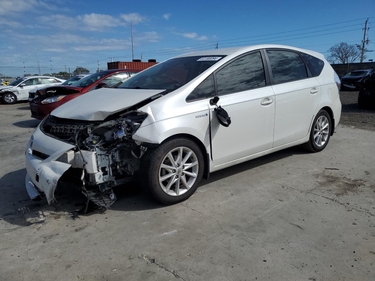 Toyota Prius v 2012