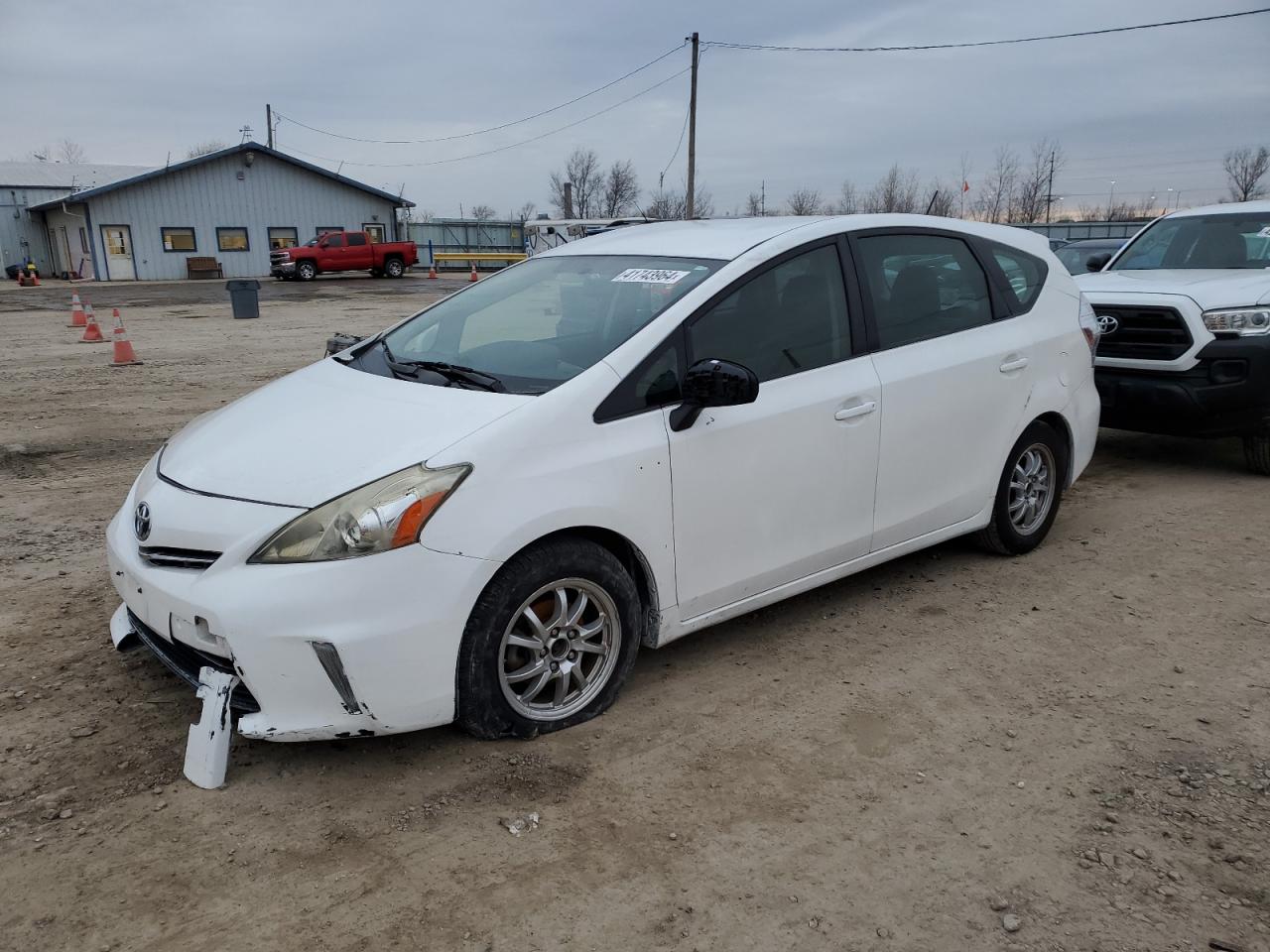 Toyota Prius v 2014