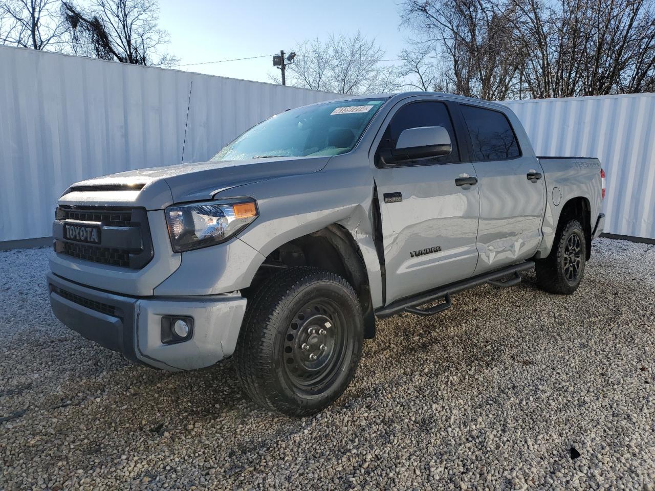 TOYOTA TUNDRA 2017