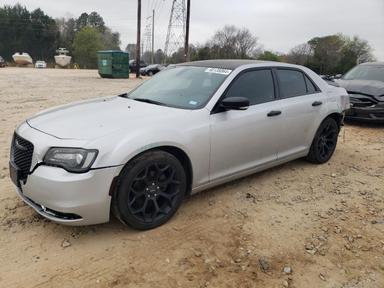 Chrysler 300 2019