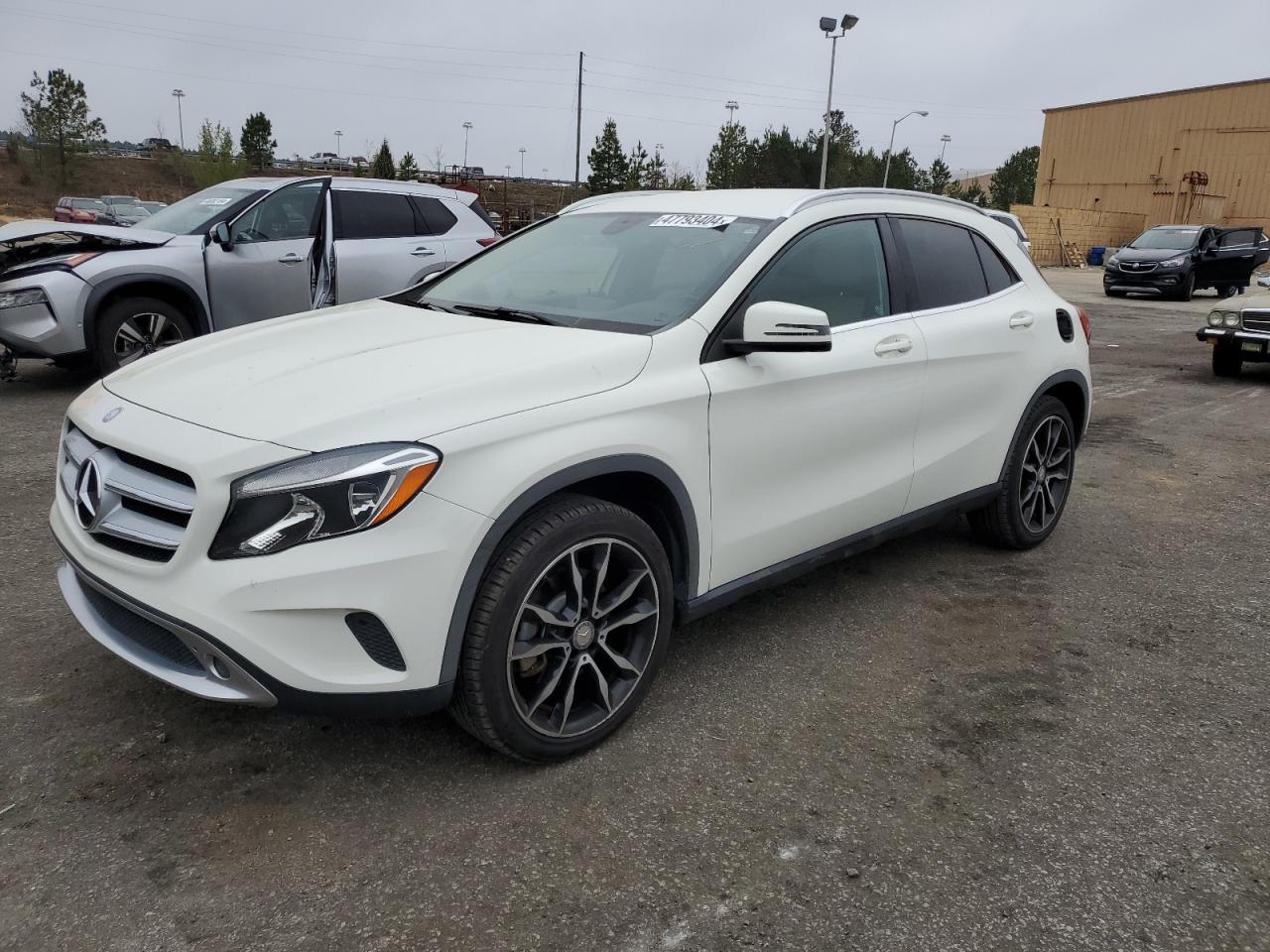 Mercedes-benz Gla-class 2015