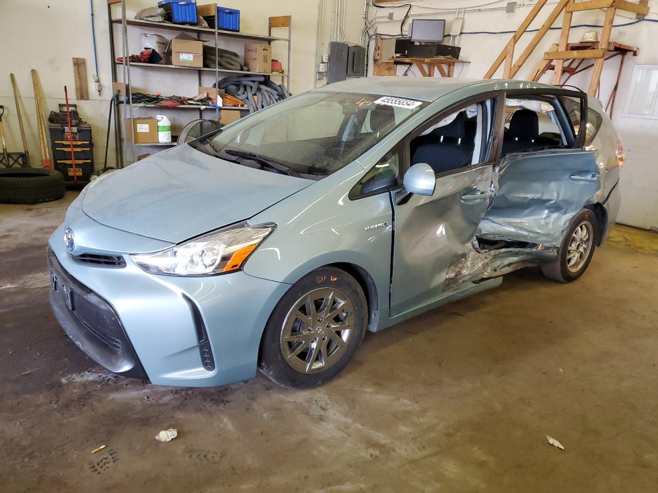 TOYOTA PRIUS V 2015