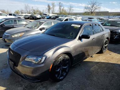 Chrysler 300 2021