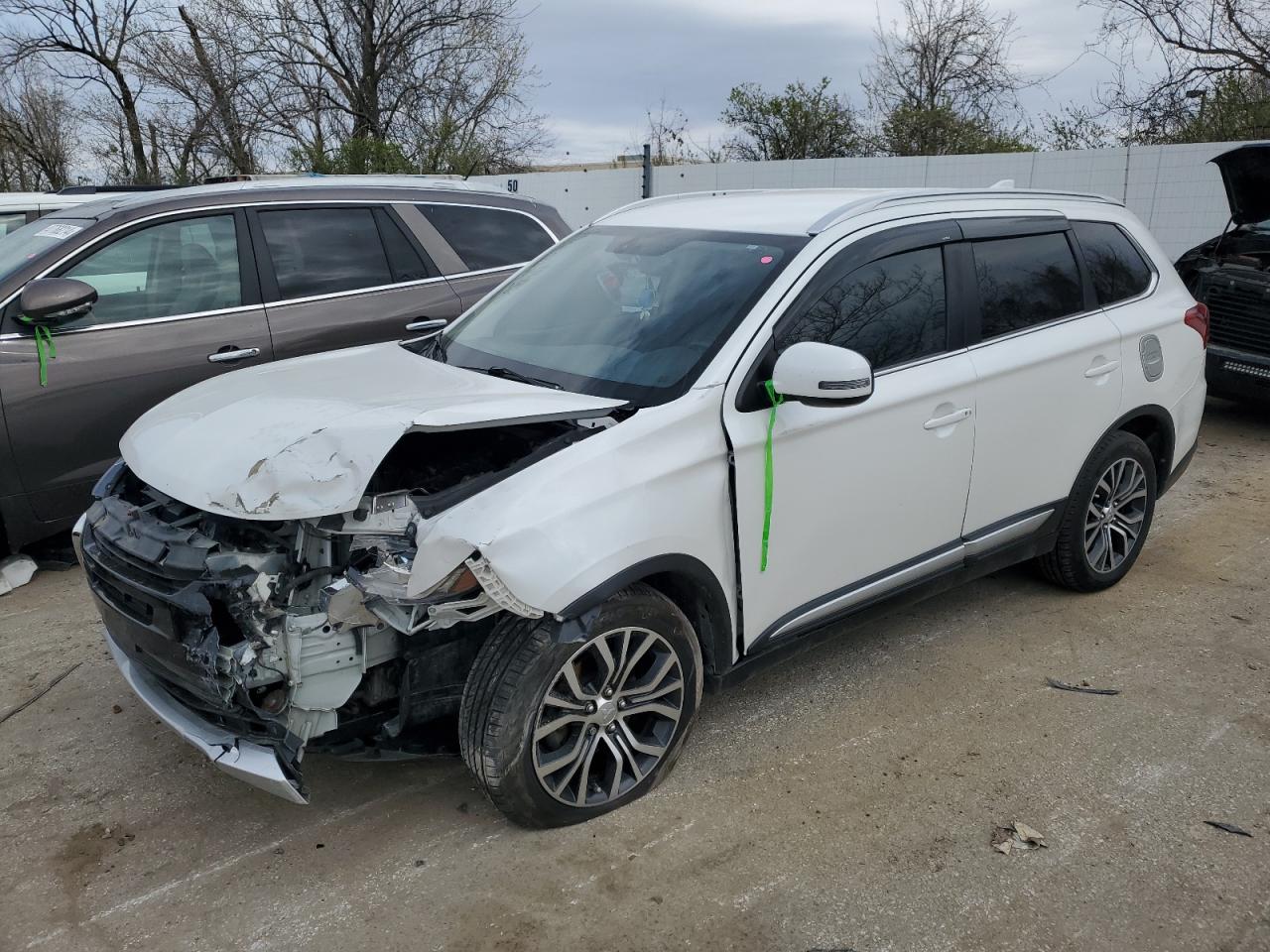 MITSUBISHI OUTLANDER 2017