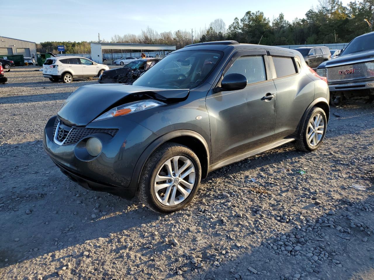 NISSAN JUKE 2012
