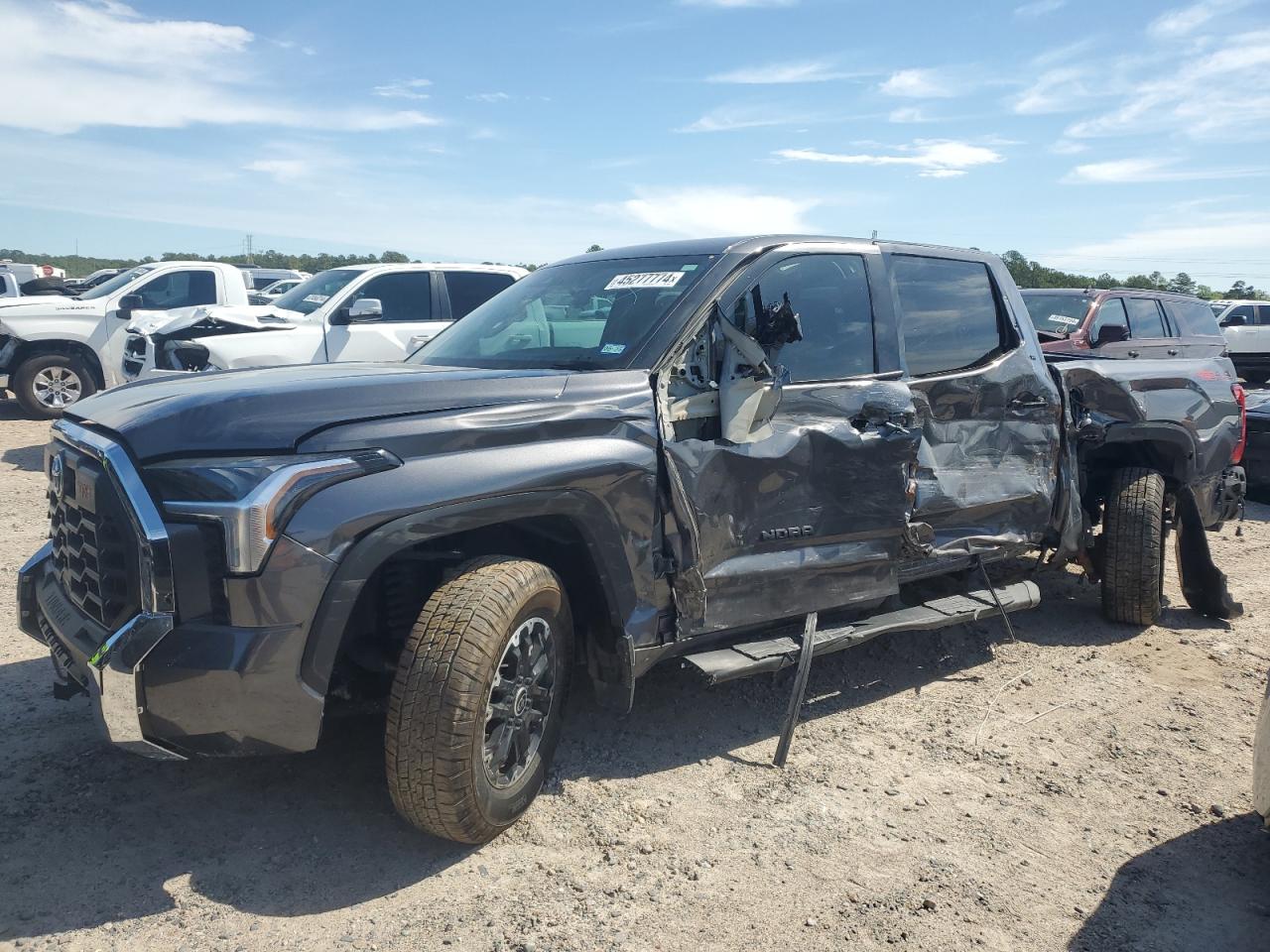 TOYOTA TUNDRA 2023