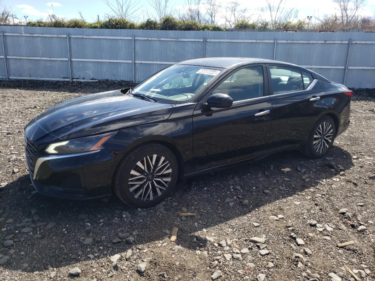 Nissan Altima 2023