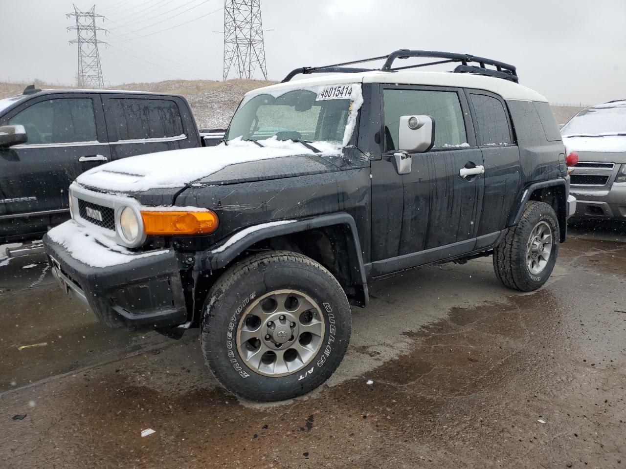 TOYOTA FJ CRUISER 2011