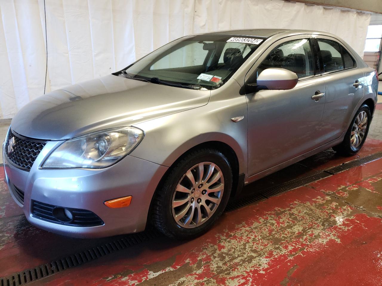 SUZUKI KIZASHI SE 2013