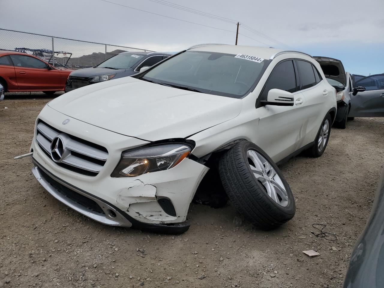 MERCEDES-BENZ GLA-CLASS 2015