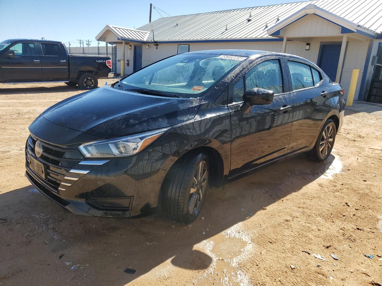 Nissan Versa 2023