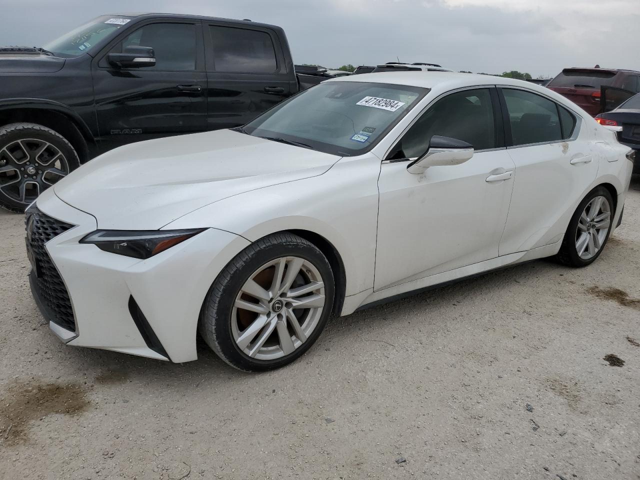 LEXUS IS 2021