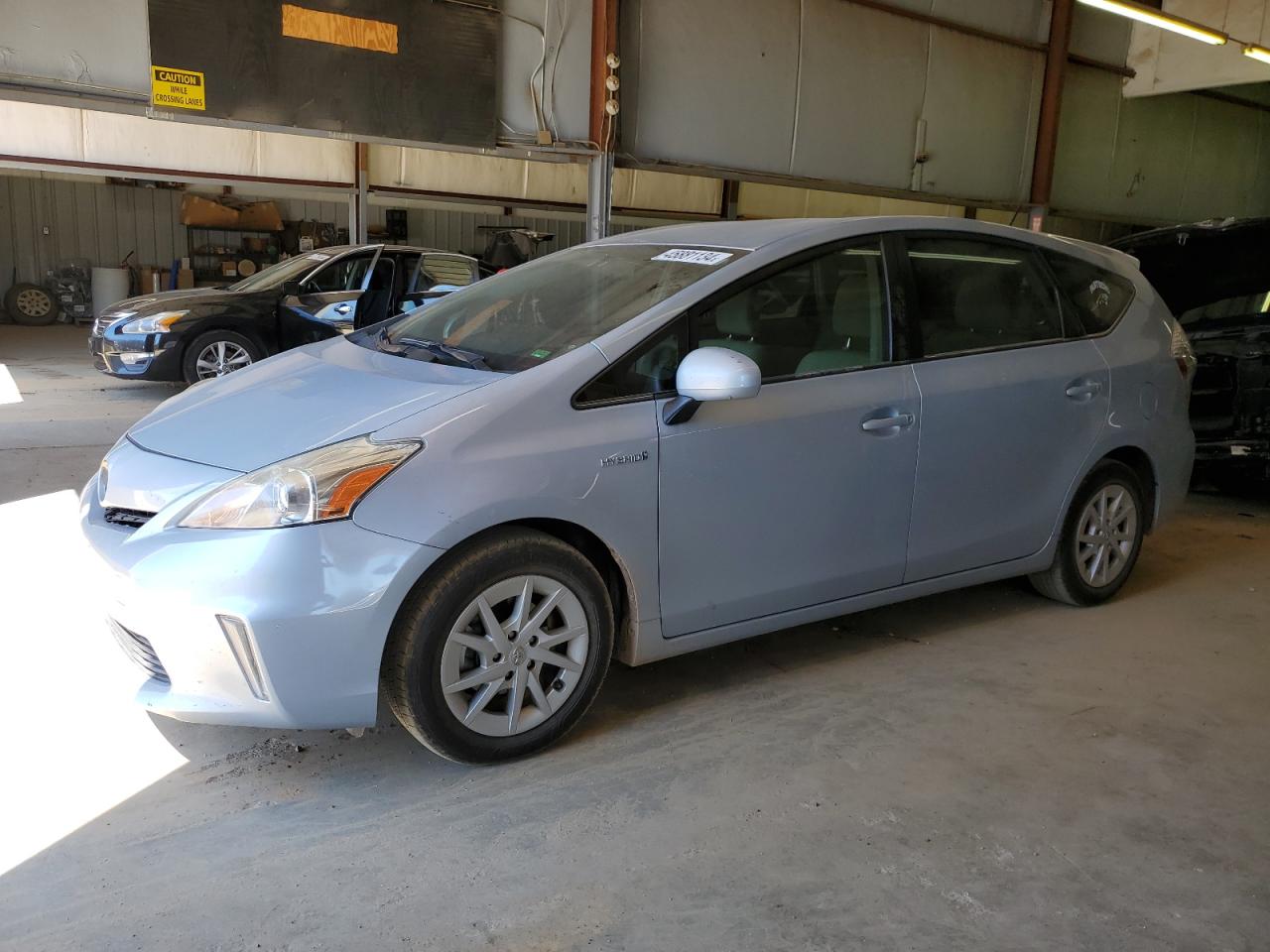 Toyota Prius v 2014