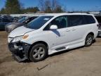 TOYOTA SIENNA 2015
